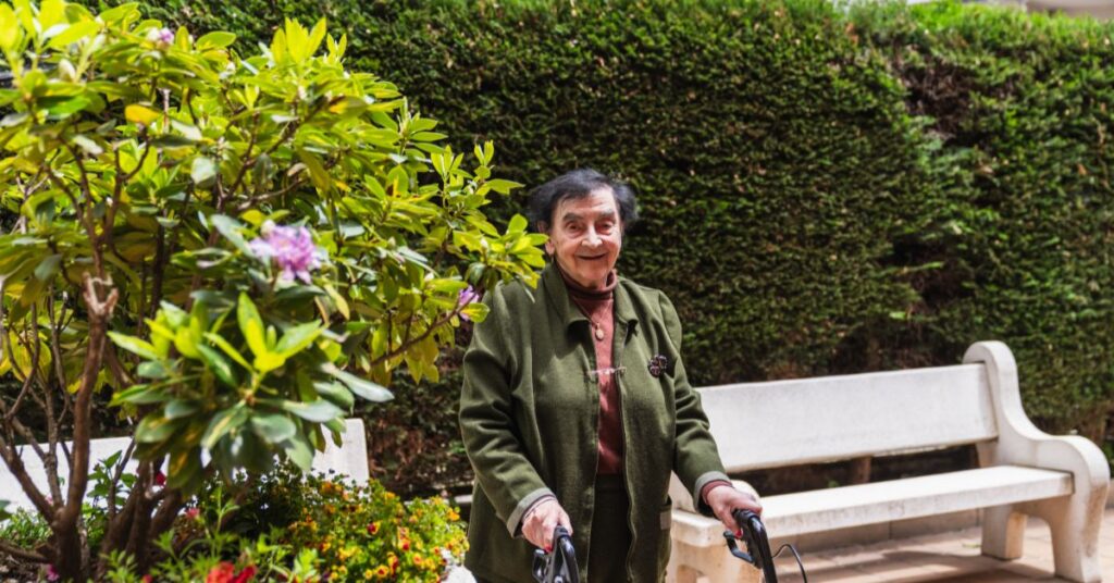 Dementia Care: How Outdoor Design Heals Memory Loss 1 Dementia Care